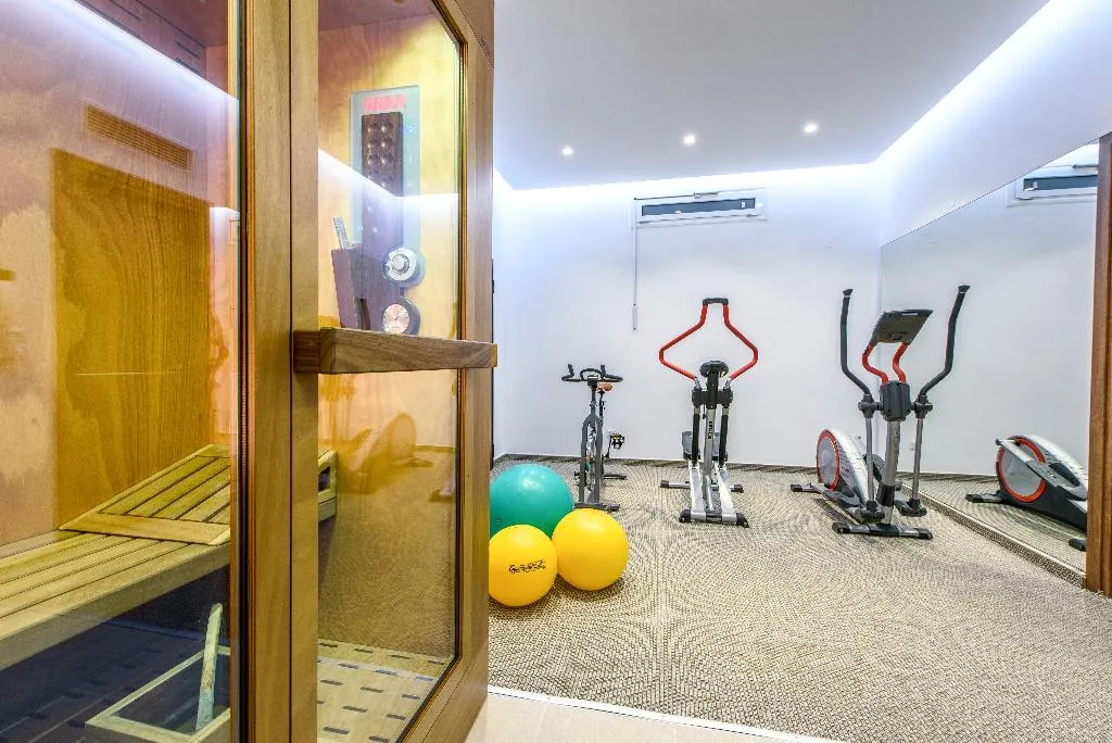 Sports and Entertainment, Elysian Suites, Crete