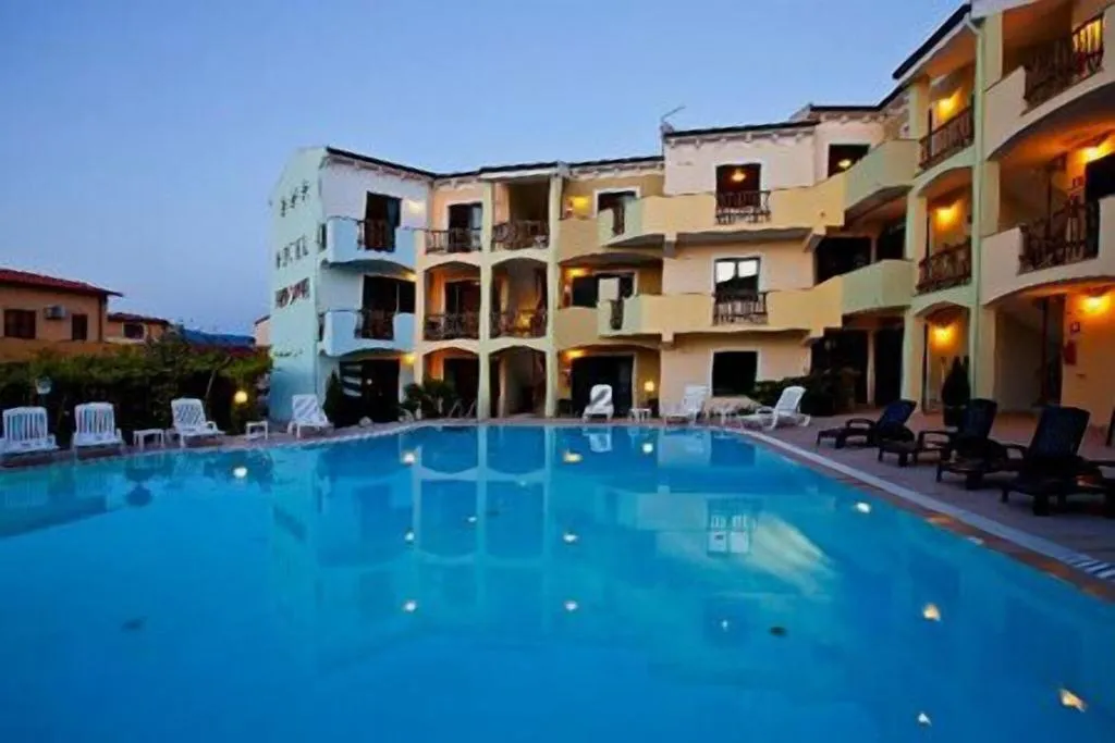 Pool, Ariadimari, Alghero