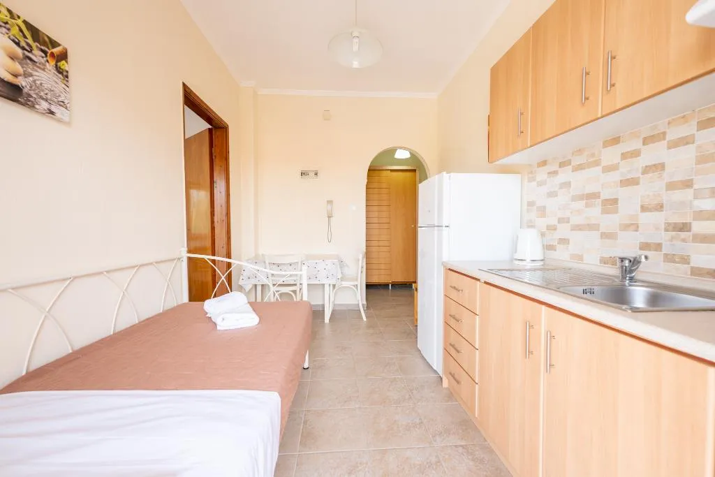TRIPLE STANDARD Room, Milonas House Apartments, Halkidiki