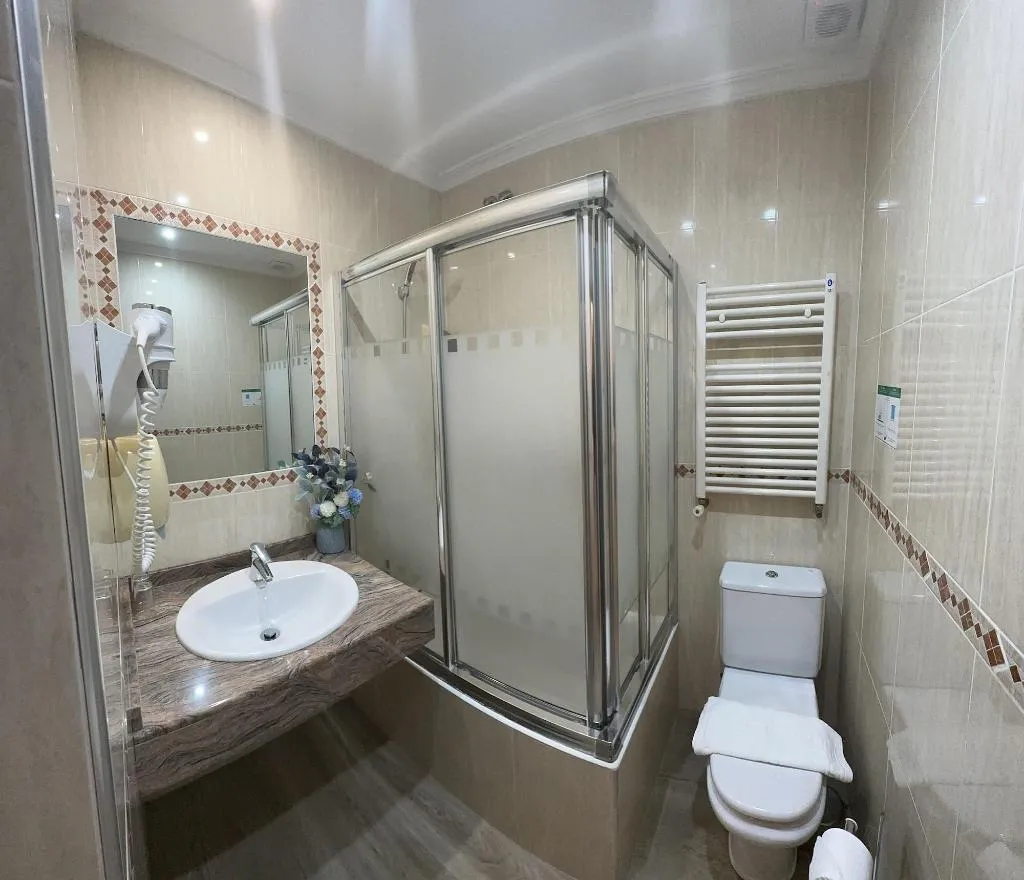 Room, Hostal Sol Square Madrid, Madrid