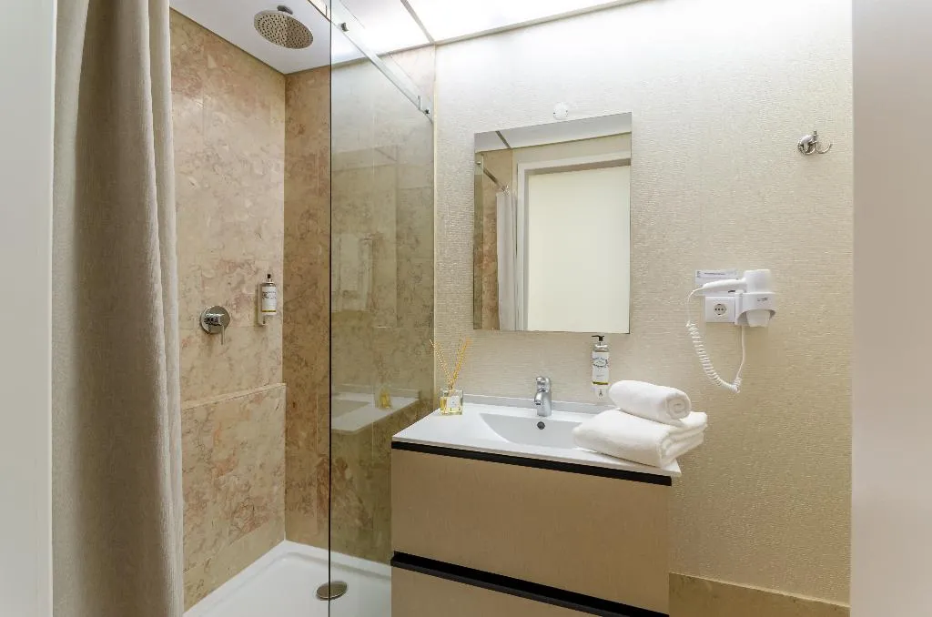 FAMILY ROOM CAPACITY 4 Room, LX51 Lisbon Center - Studios & Suites by APT IIN, Lisbon