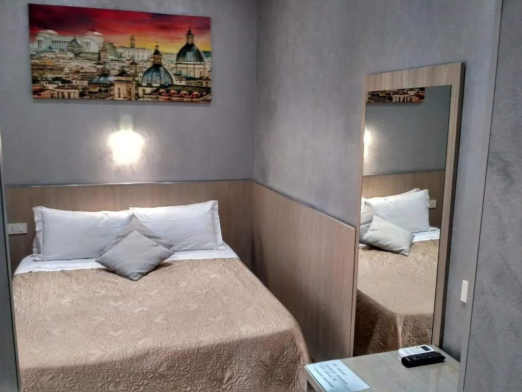 Room, Adorasuite 2, Naples