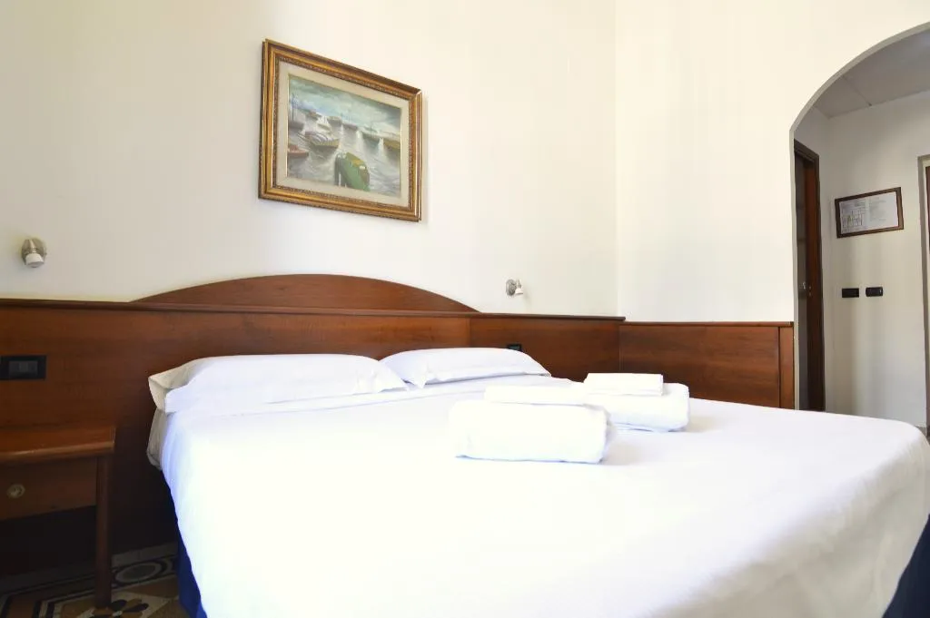 DOUBLE ECONOMY Room, Palazzo Vecchio, Florence