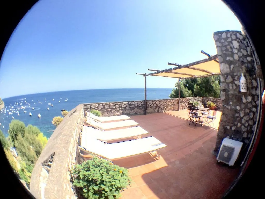Room, Marina del Cantone Chalet, Naples