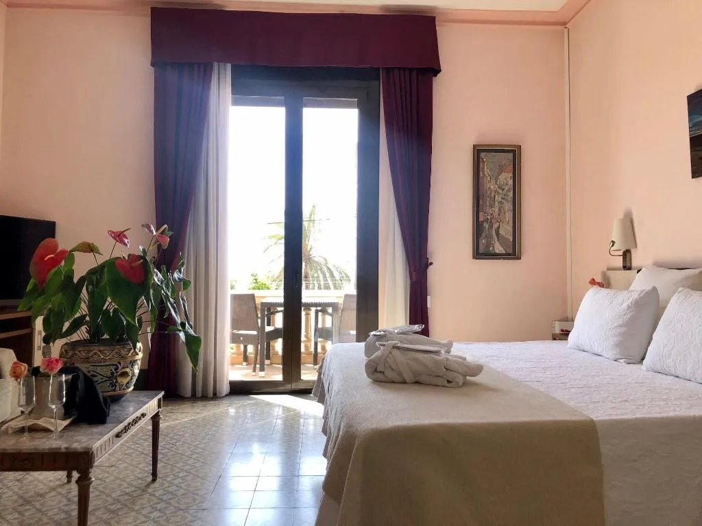 Room, Hotel Llar De Capitans, Barcelona