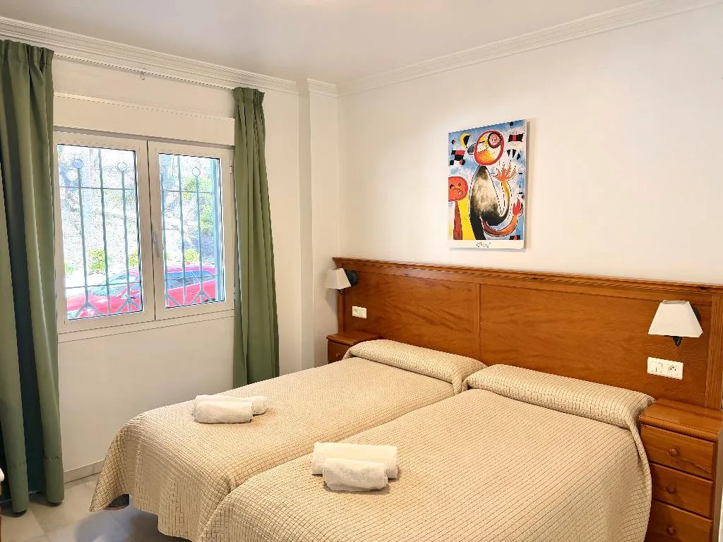 APARTMENT SEA VIEW TWO BEDROOMS Room, Apartamentos HC Burriana Playa, Costa Del Sol