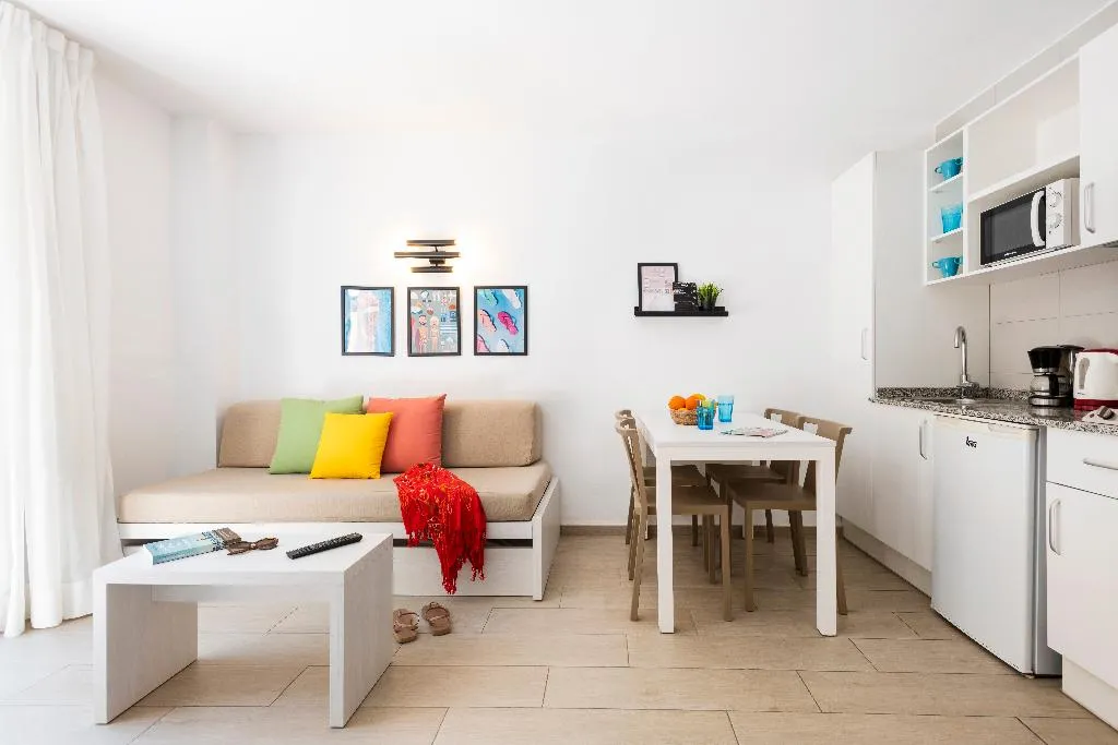 APARTMENT WITH BALCONY Room, FLOR Los Almendros Apartamentos, Majorca
