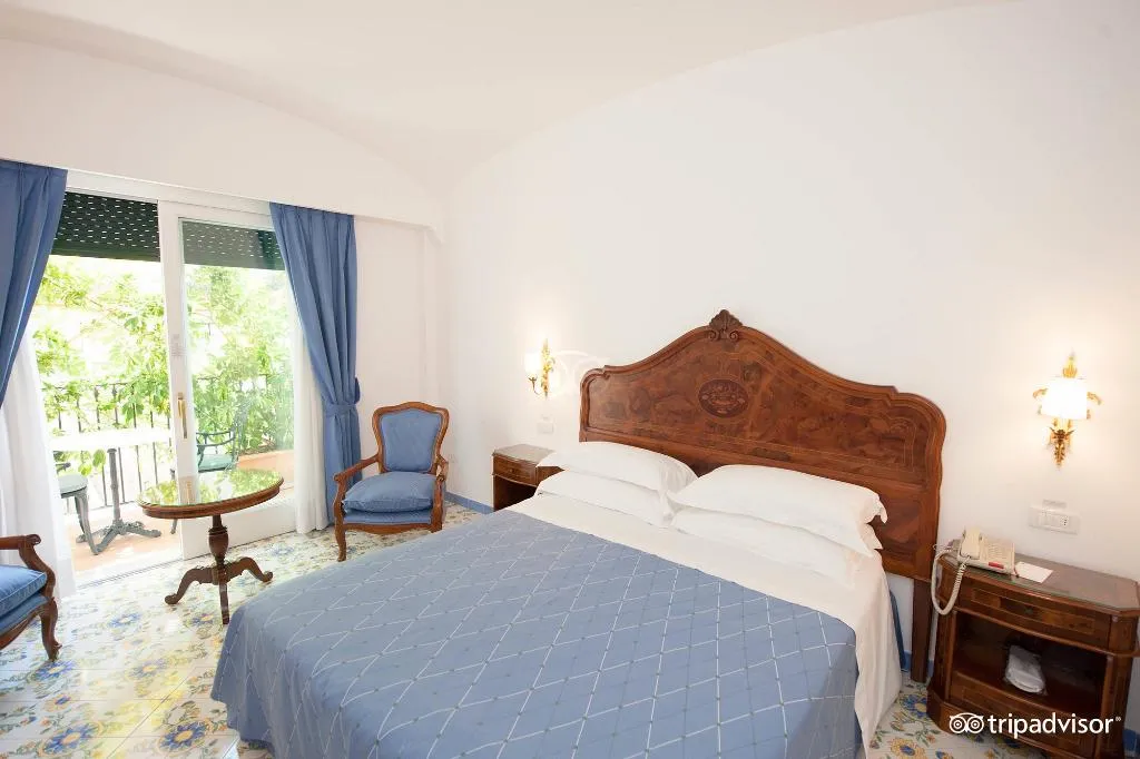 TRIPLE CLASSIC WITH BALCONY Room, Grand Hotel la Favorita, Naples