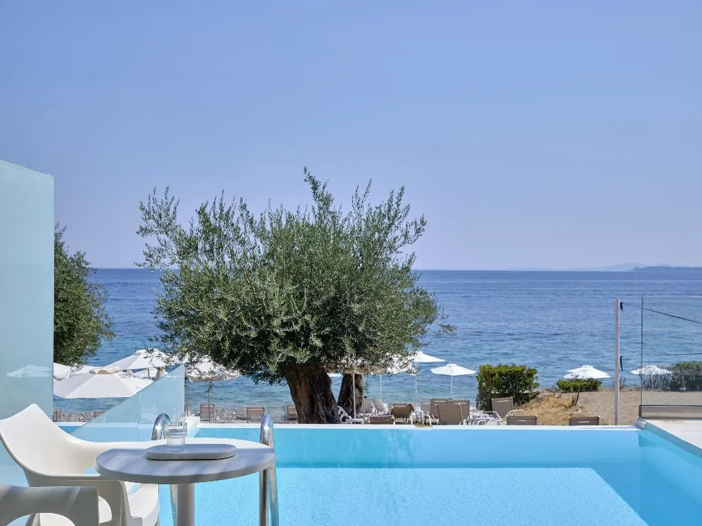 JUNIOR SUITE WITH PRIVATE POOL Room, Atlantica Nissaki Beach, Corfu