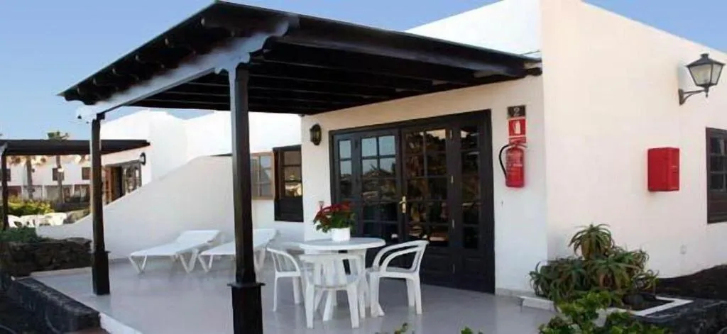 BUNGALOW SUPERIOR POOL VIEW Room, Playa Limones, Lanzarote