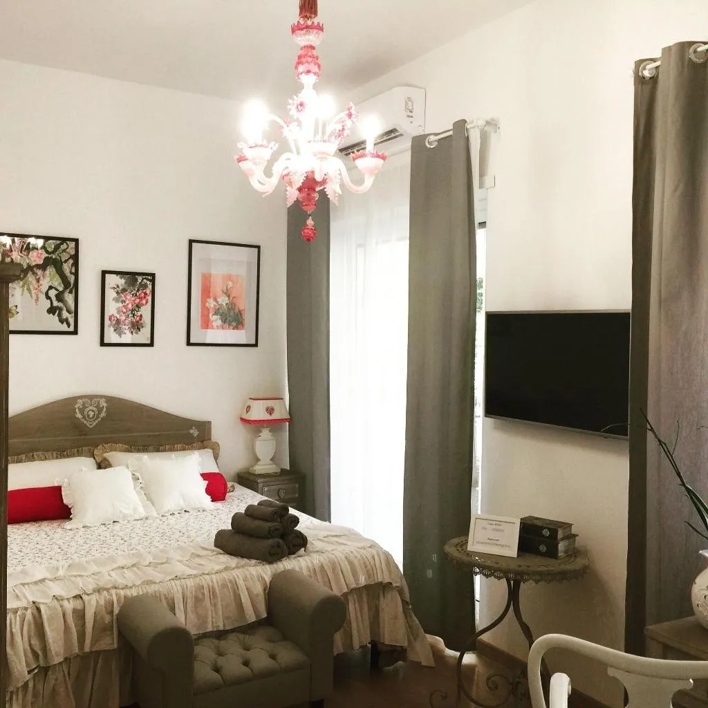 Room, La Piazzetta Delle Regine, Rome