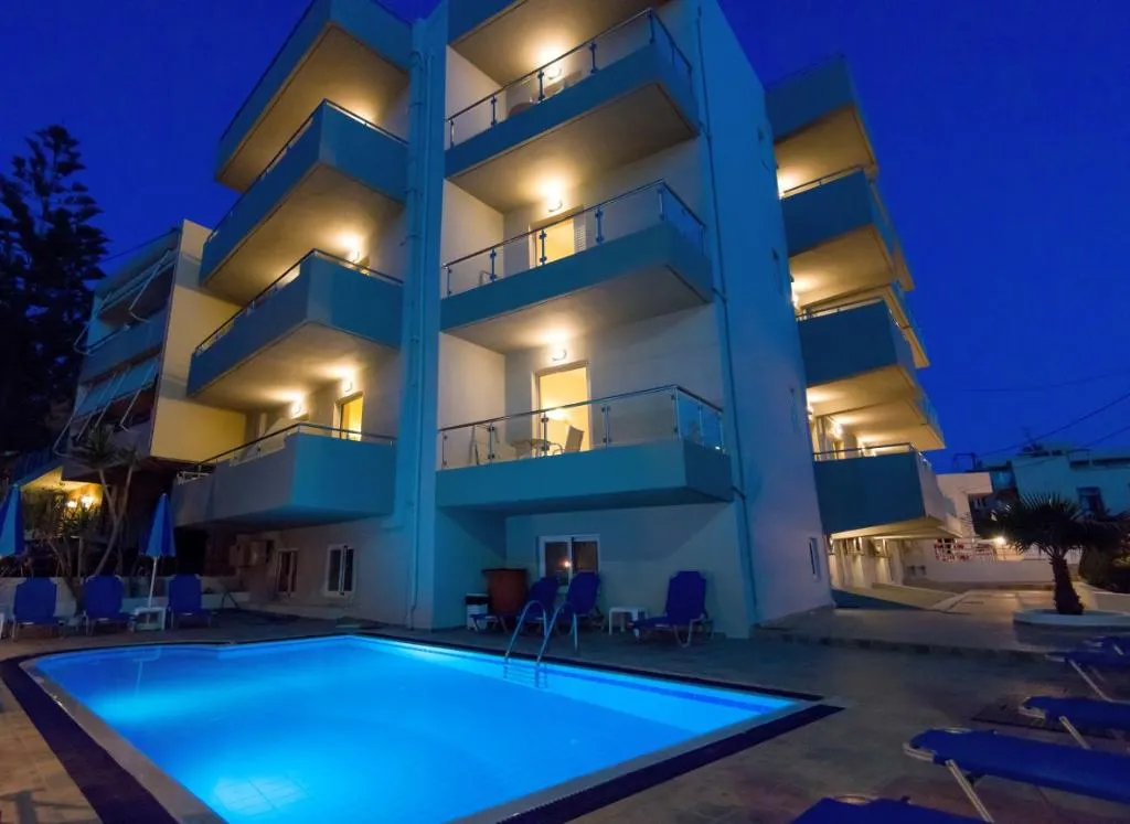 Pool, Daisy, Crete