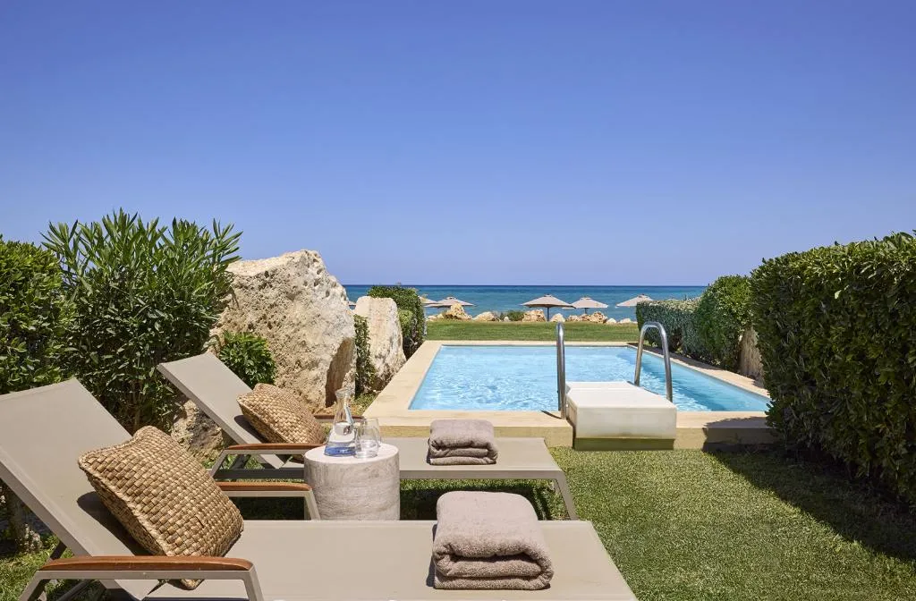 BUNGALOW BEACH FRONT WITH PRIVATE POOL Room, Aquila Rithymna Beach, Crete