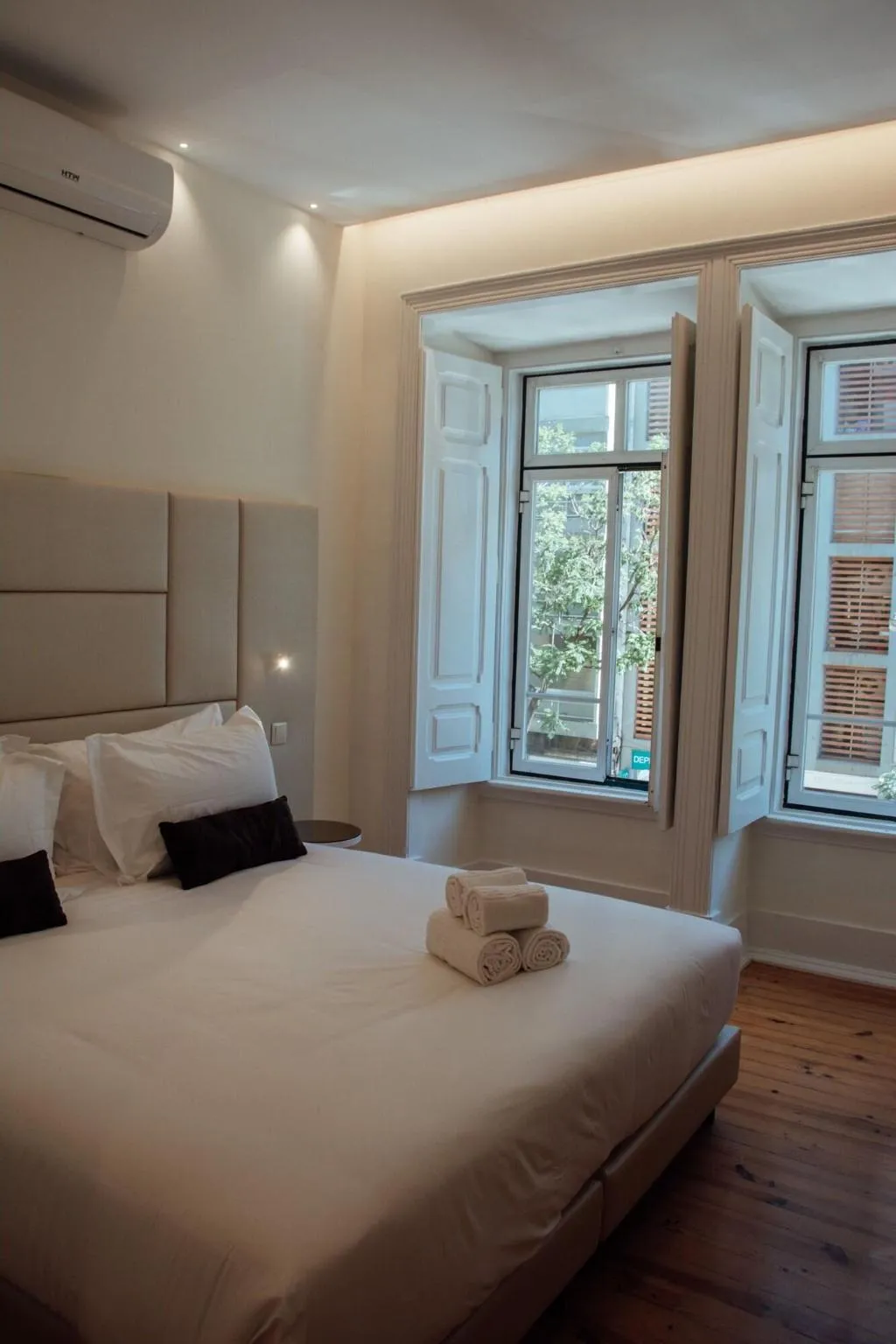 Room, Le Premier Lisbon Suites, Lisbon
