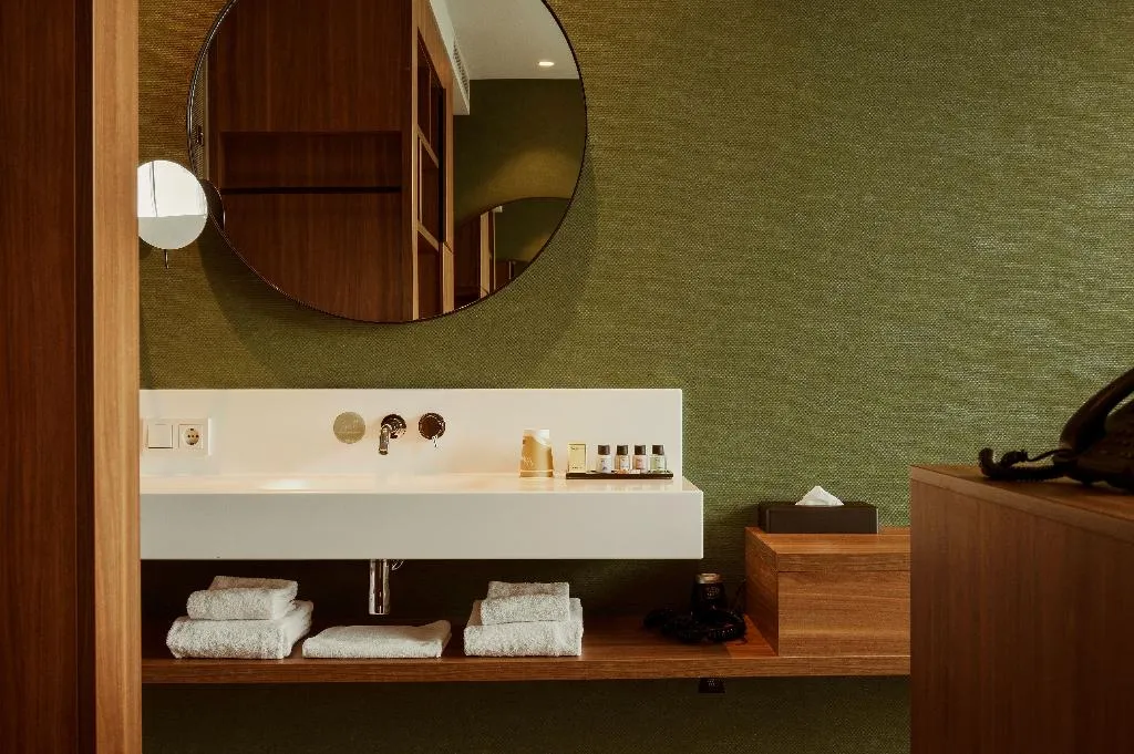 DOUBLE COMFORT Room, Van der Valk Hotel Amsterdam Zuidas, Amsterdam