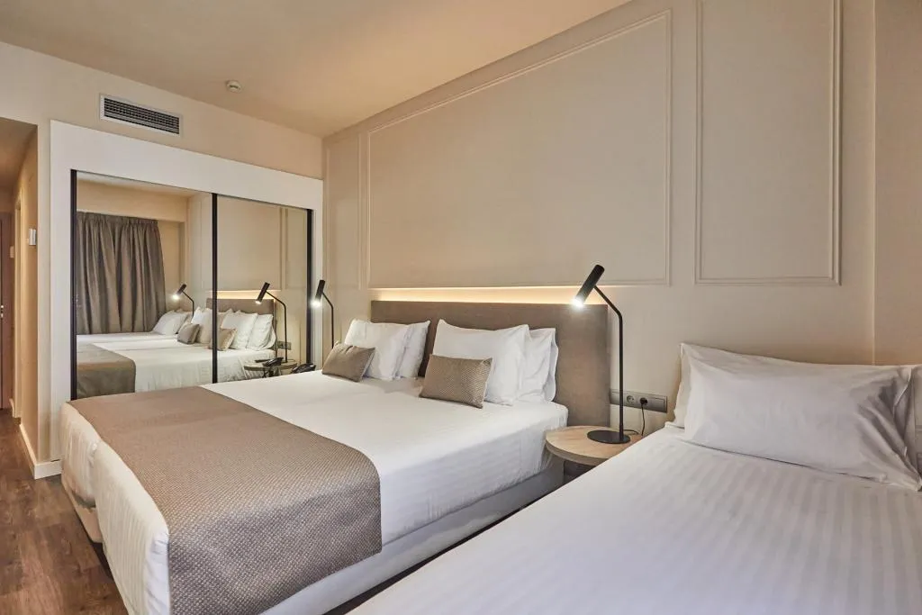TRIPLE STANDARD Room, Silken Turcosa 3* Sup, Valencia
