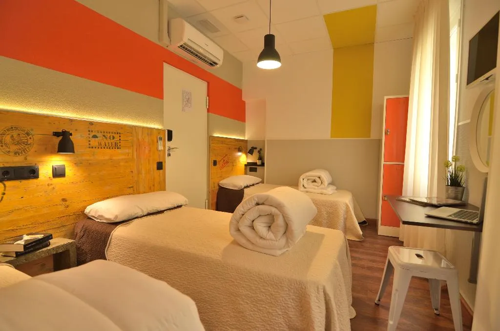 Bed in dormitory FEMALE ROOM Room, Far Home Atocha, Madrid