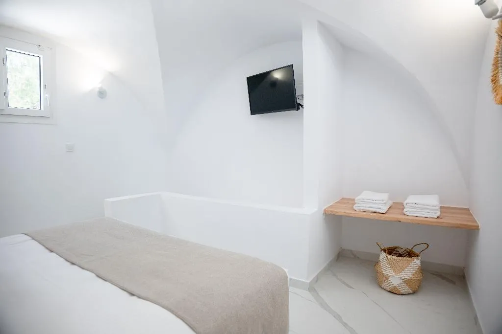 QUADRUPLE LOFT Room, Kýma Perissa, Santorini