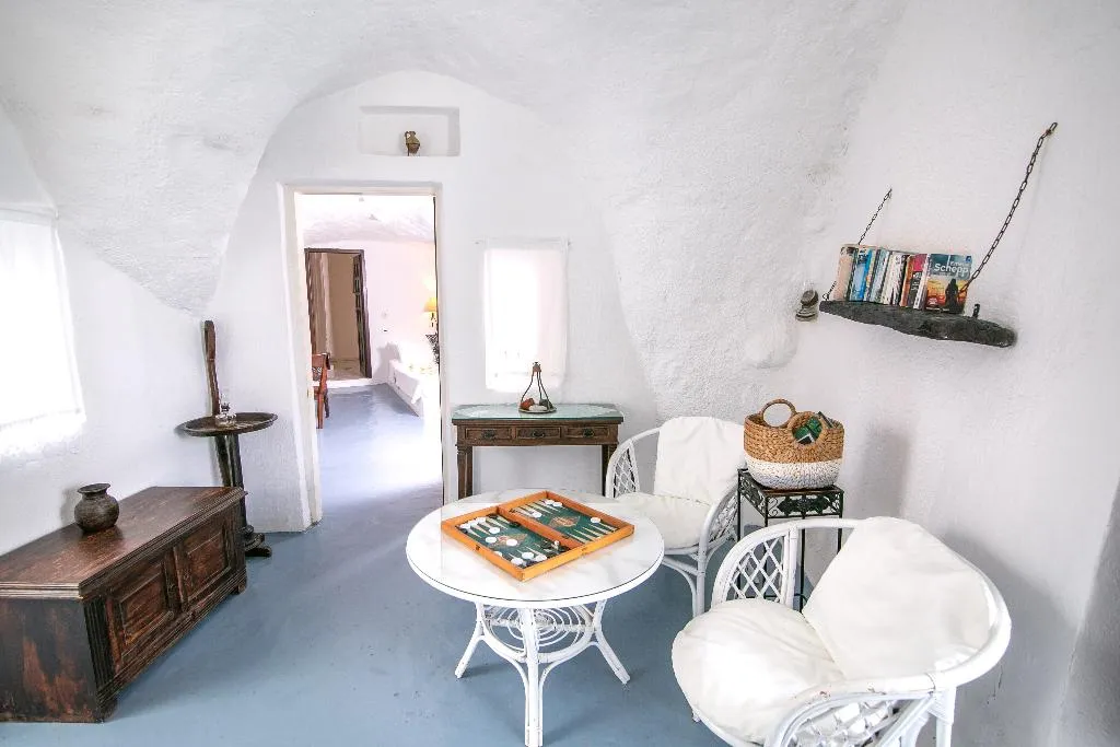 JUNIOR SUITE STANDARD Room, Alexander's Suites, Santorini