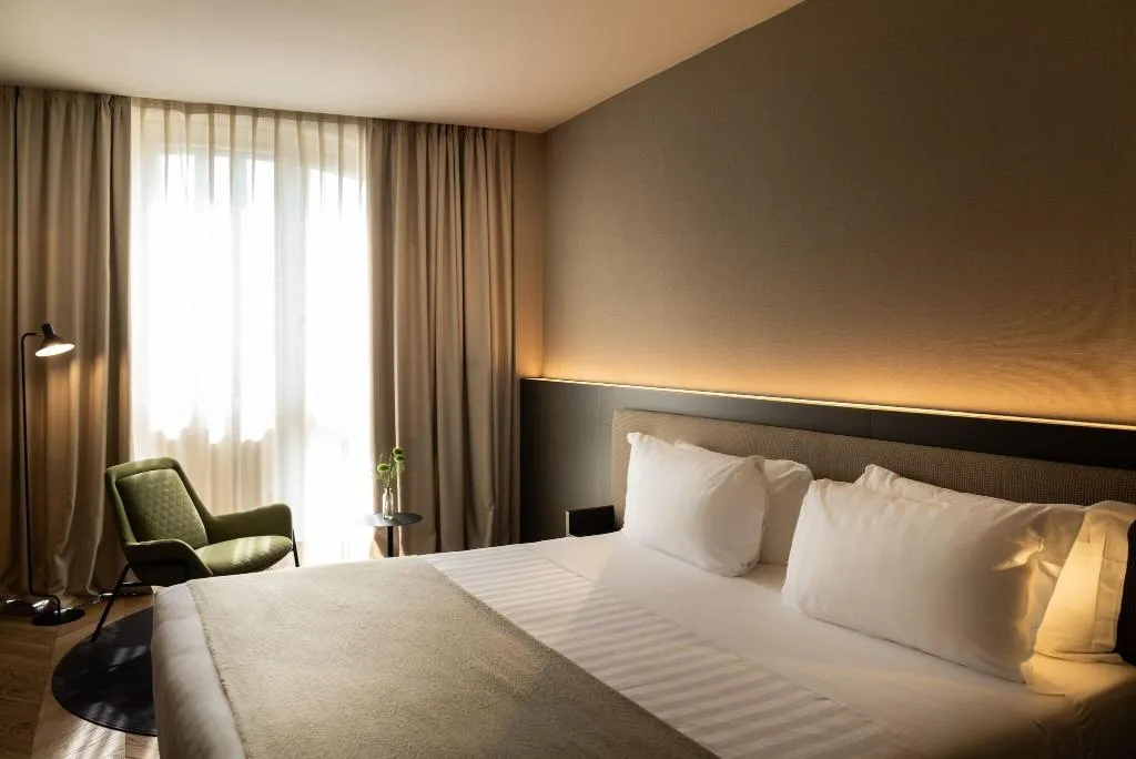 DOUBLE SUPERIOR Room, Litta Palace, Milan