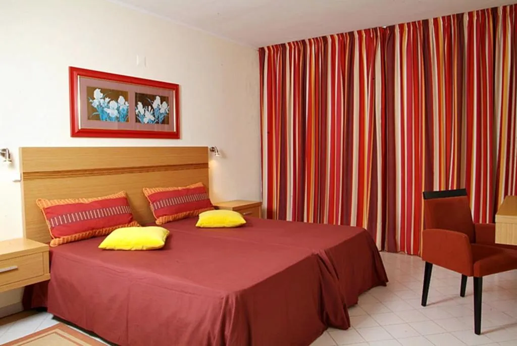 APARTMENT POOL VIEW ONE BEDROOM Room, Huma By Umbral, Algarve