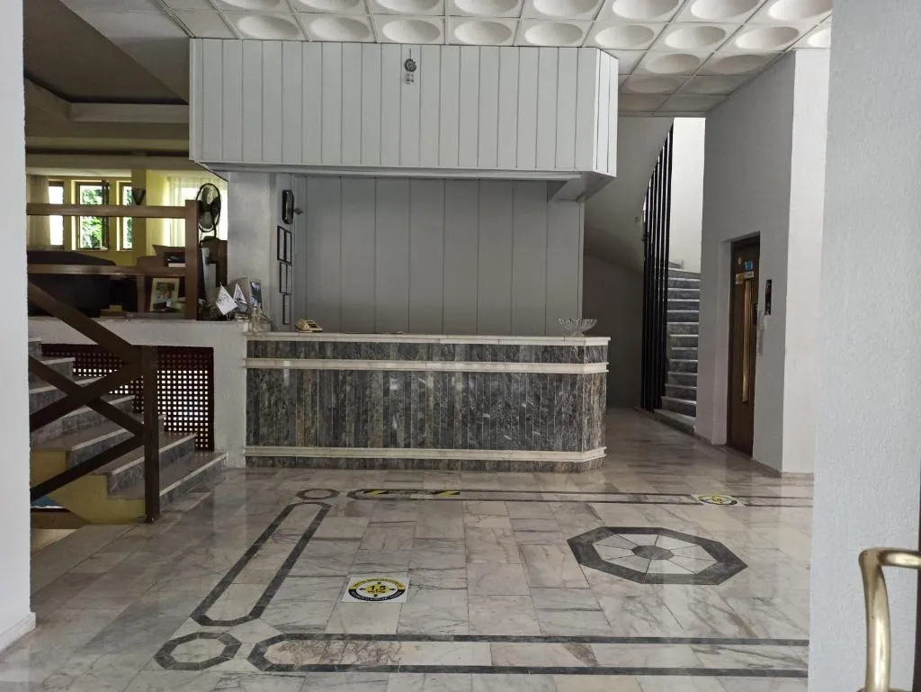 Lobby, Dias, Izmir