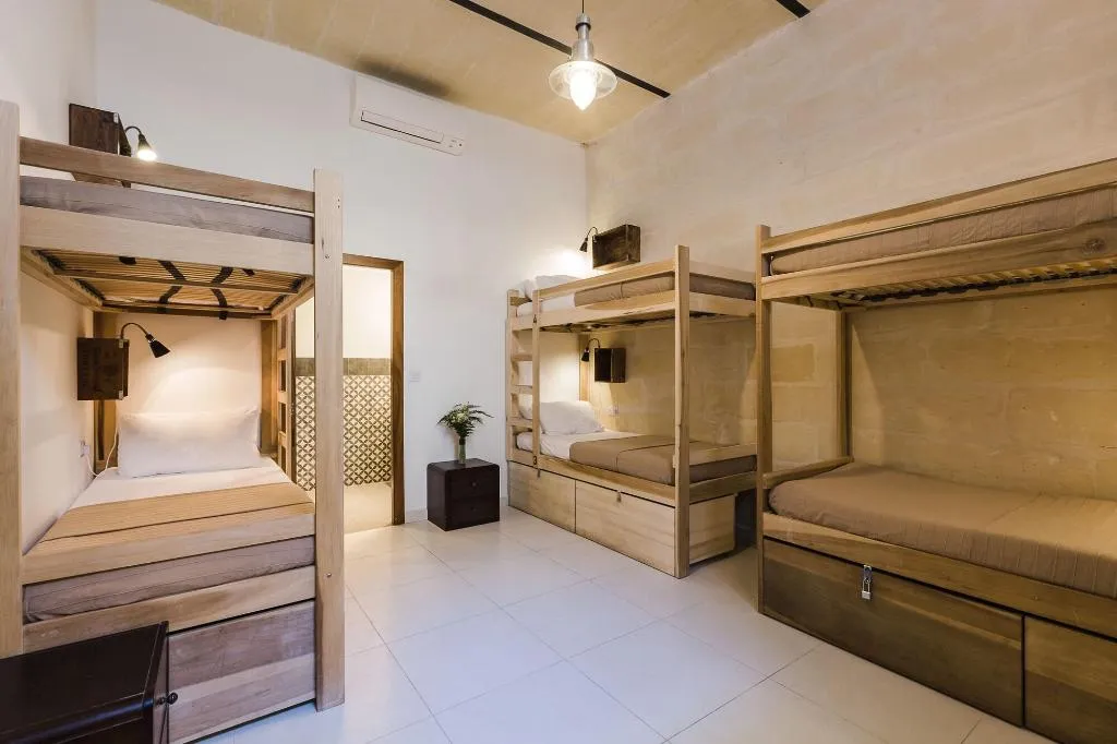 Room, Two Pillows Boutique Hostel, Malta