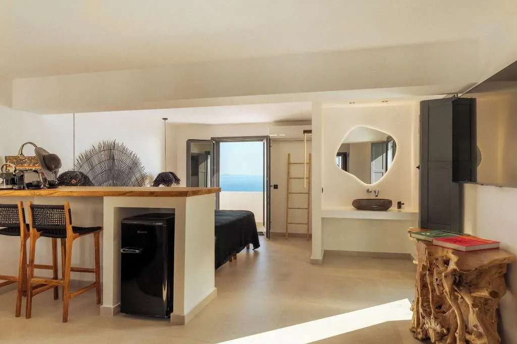 Room, Gazelle Living, Santorini