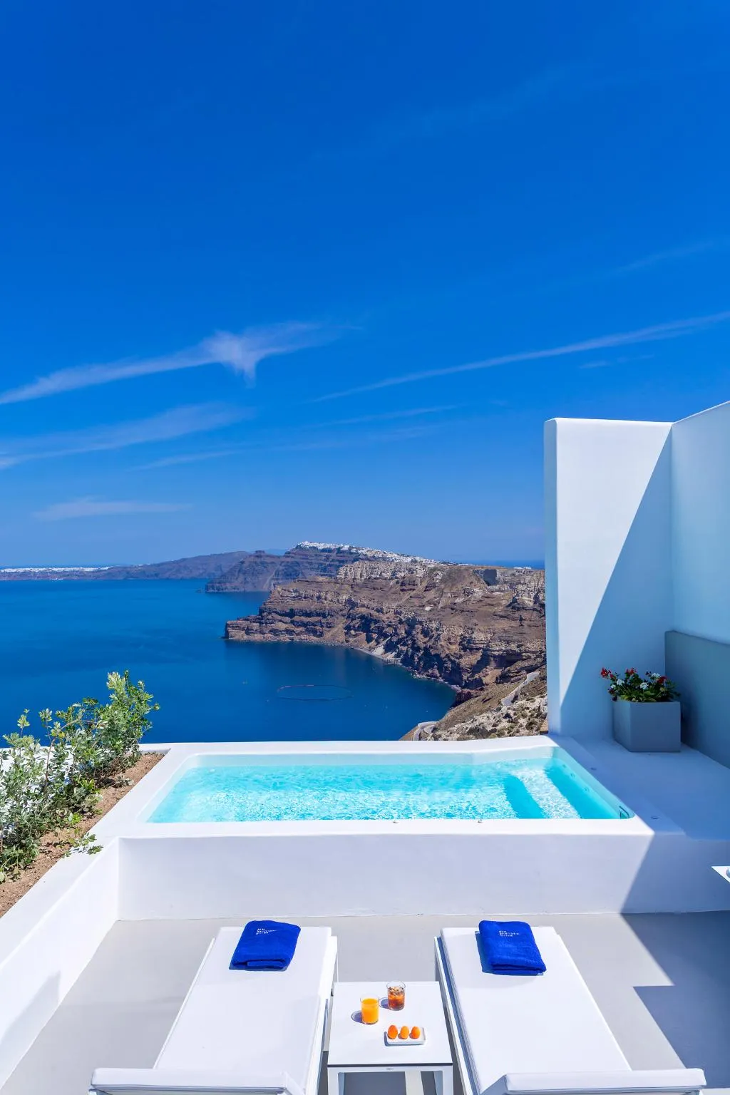JUNIOR SUITE SEA VIEW Room, Alti Santorini Suites, Santorini
