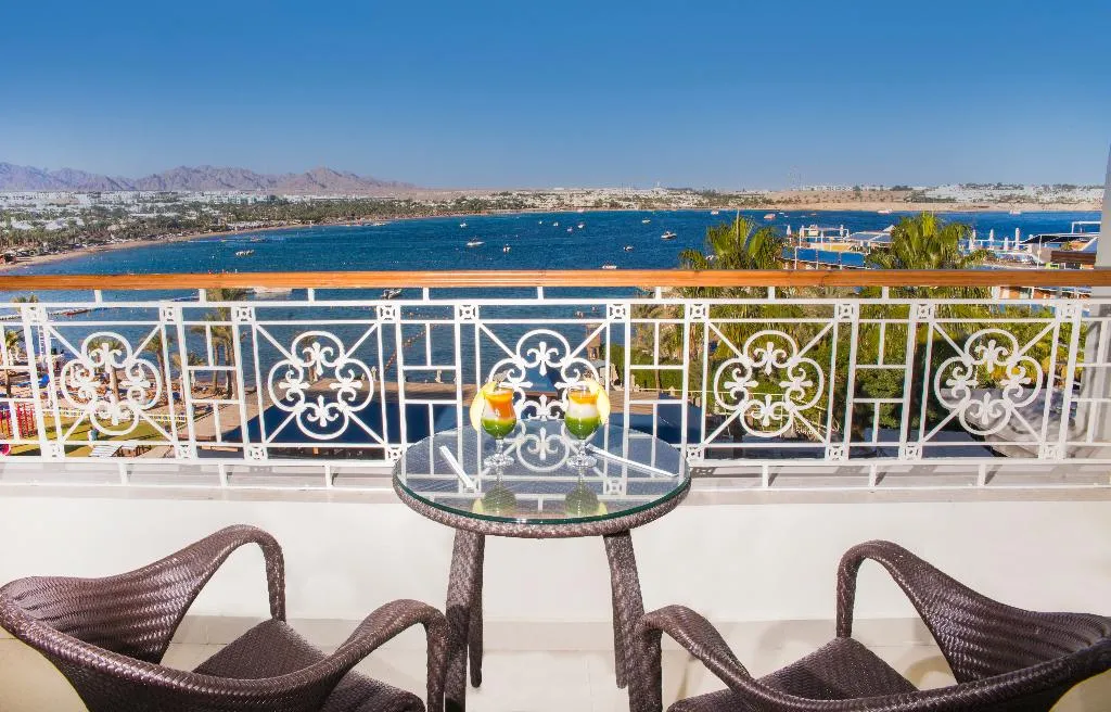 TRIPLE DELUXE SEA VIEW Room, Marina Sharm Hotel, Red Sea Riviera