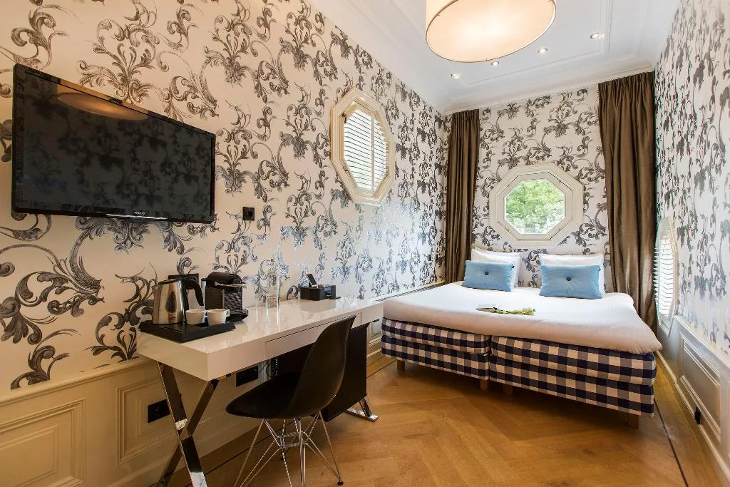 DOUBLE CANAL VIEW Room, Amsterdam Canal Hotel, Amsterdam