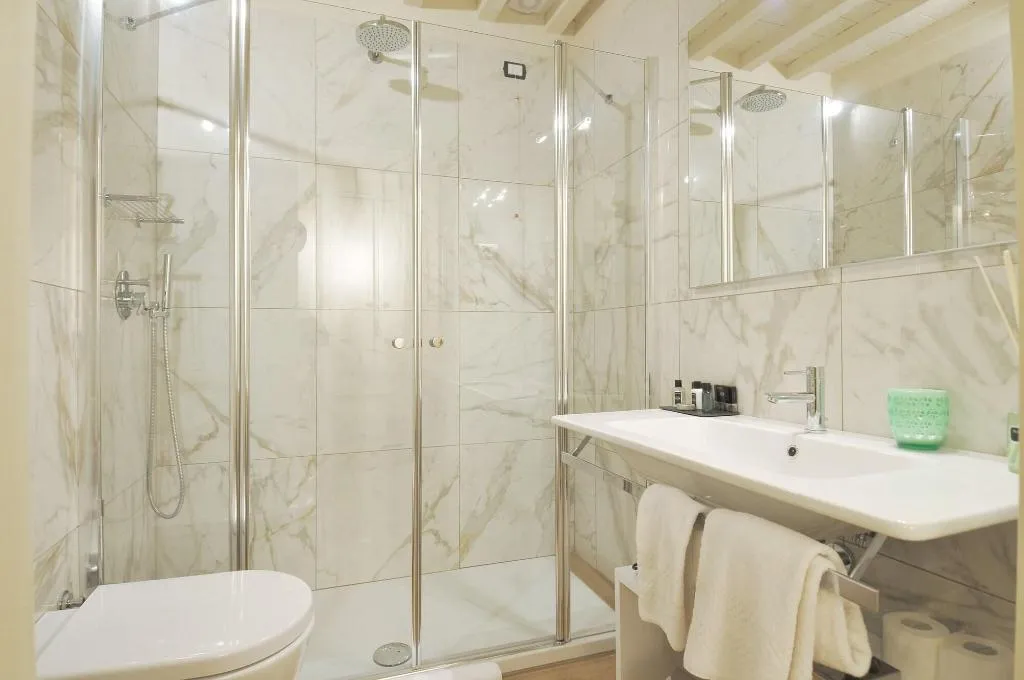Room, Canto Degli Aranci, Florence
