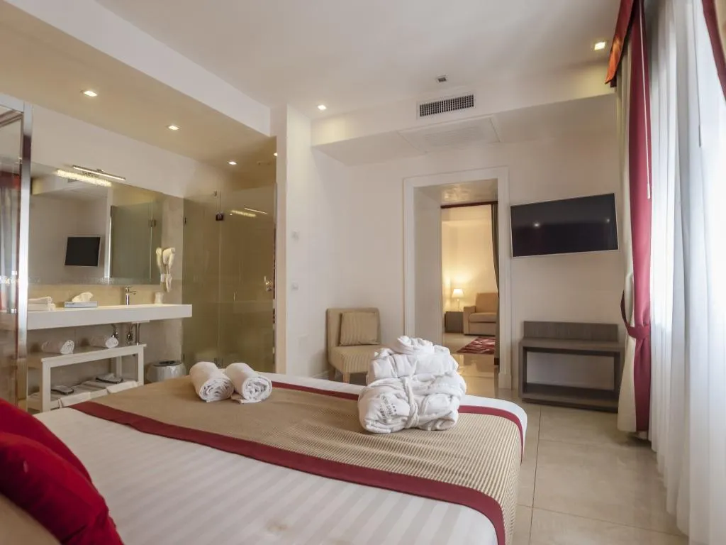 SUITE STANDARD Room, Hotel San Pietro, Naples