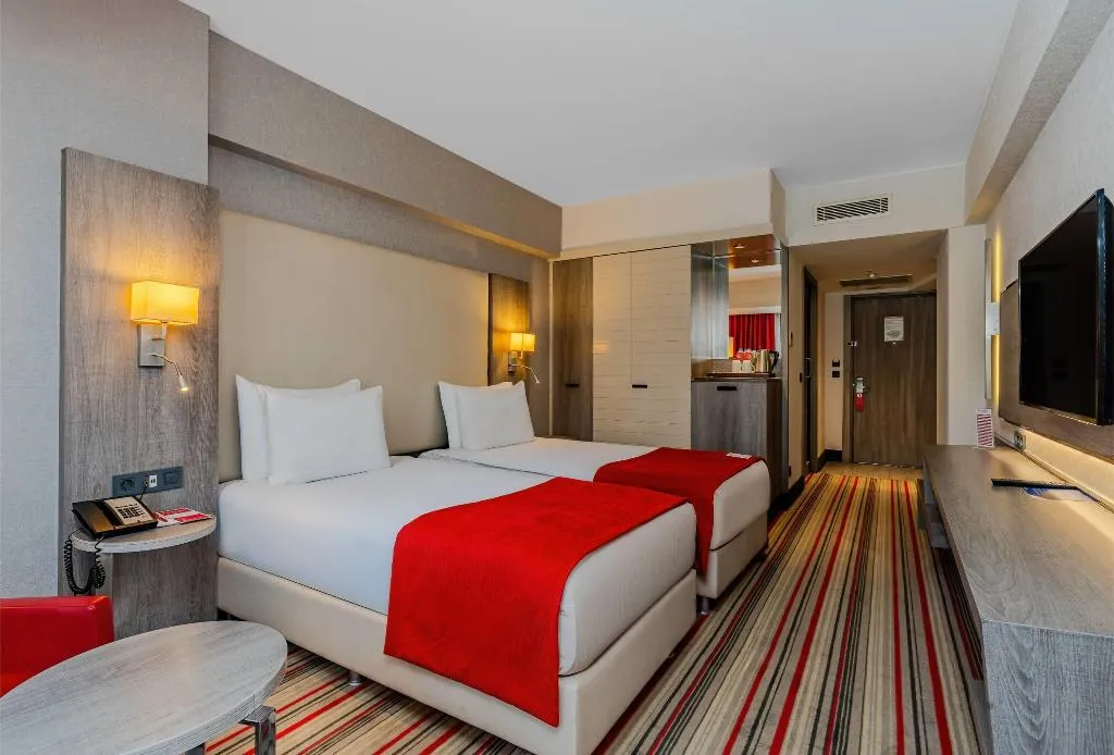 TWIN STANDARD Room, Ramada Plaza by Wyndham Izmir, Izmir