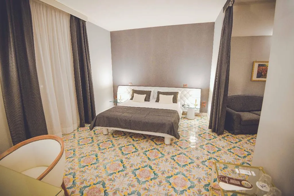 Room, Leonessa Hotel, Naples