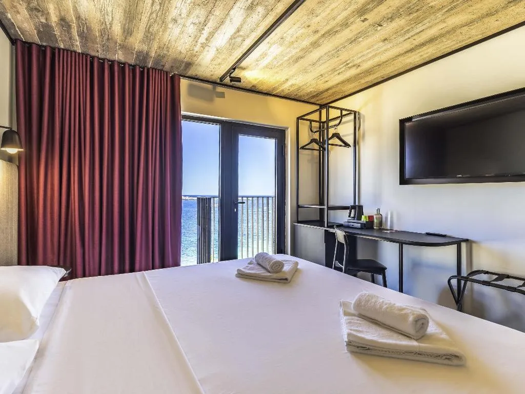 TWIN CITY VIEW Room, ibis Styles ST Pauls Bay Malta, Malta
