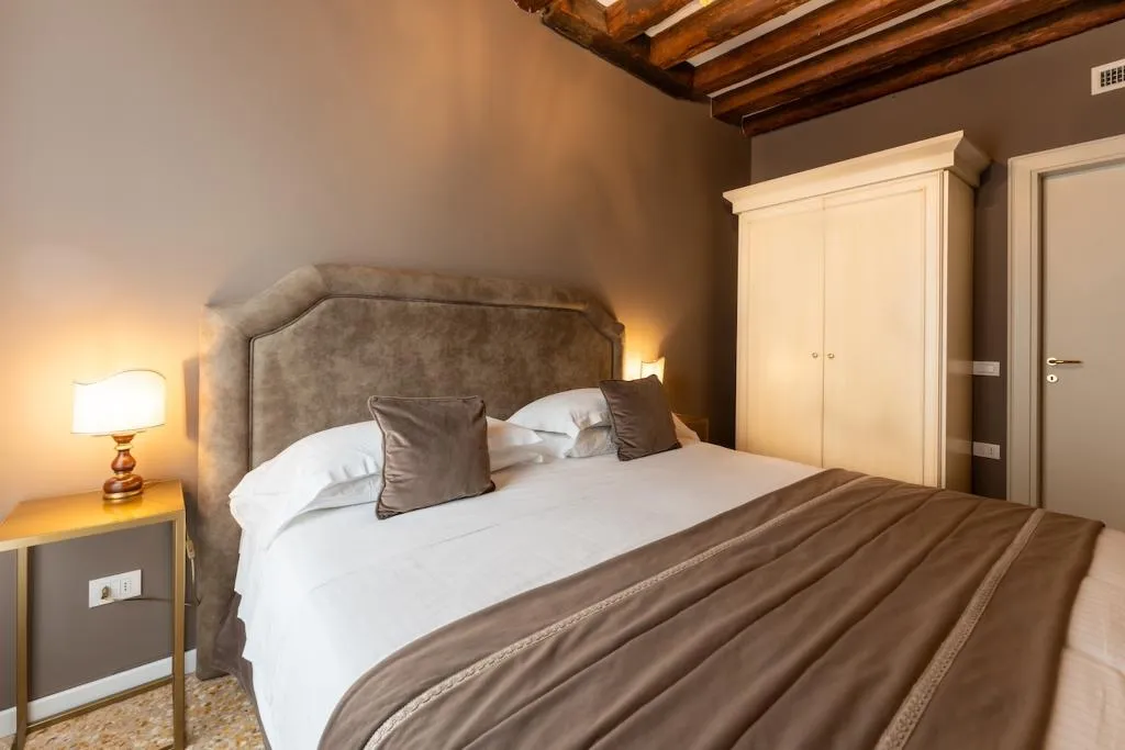 APARTMENT EXECUTIVE TWO BEDROOMS Room, San Teodoro Palace  - Luxury Apartments, Venice