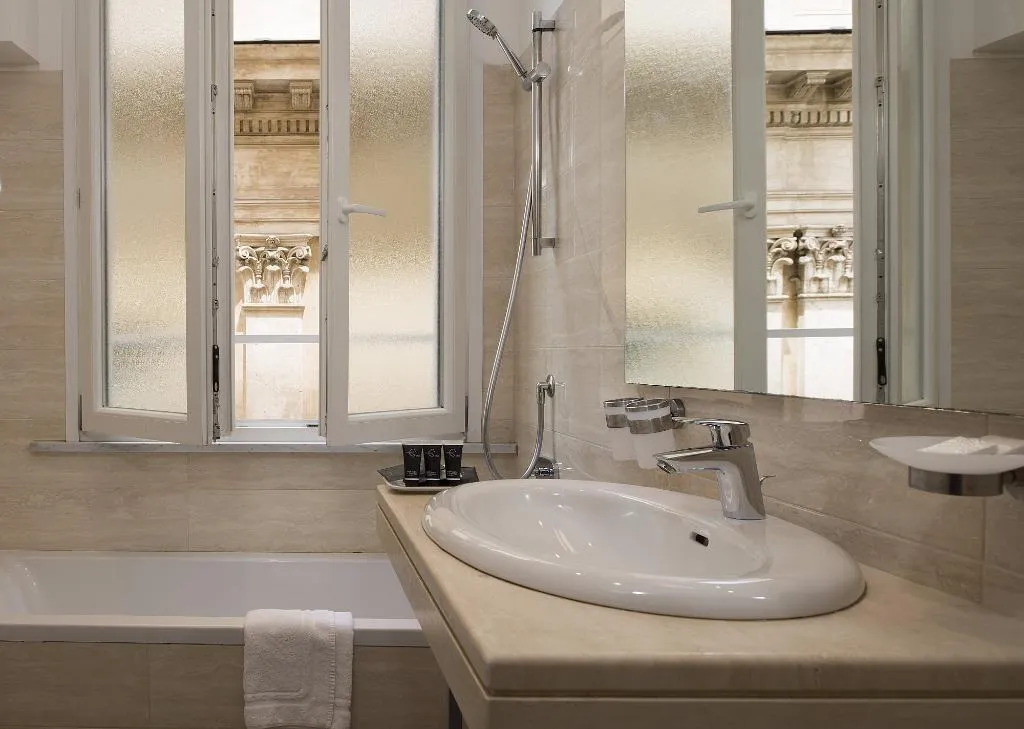 Double or Twin CLASSIC Room, Rome Art Hotel, Rome