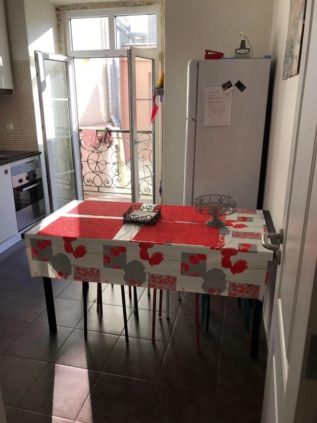 Room, Happy @ Chiado, Lisbon
