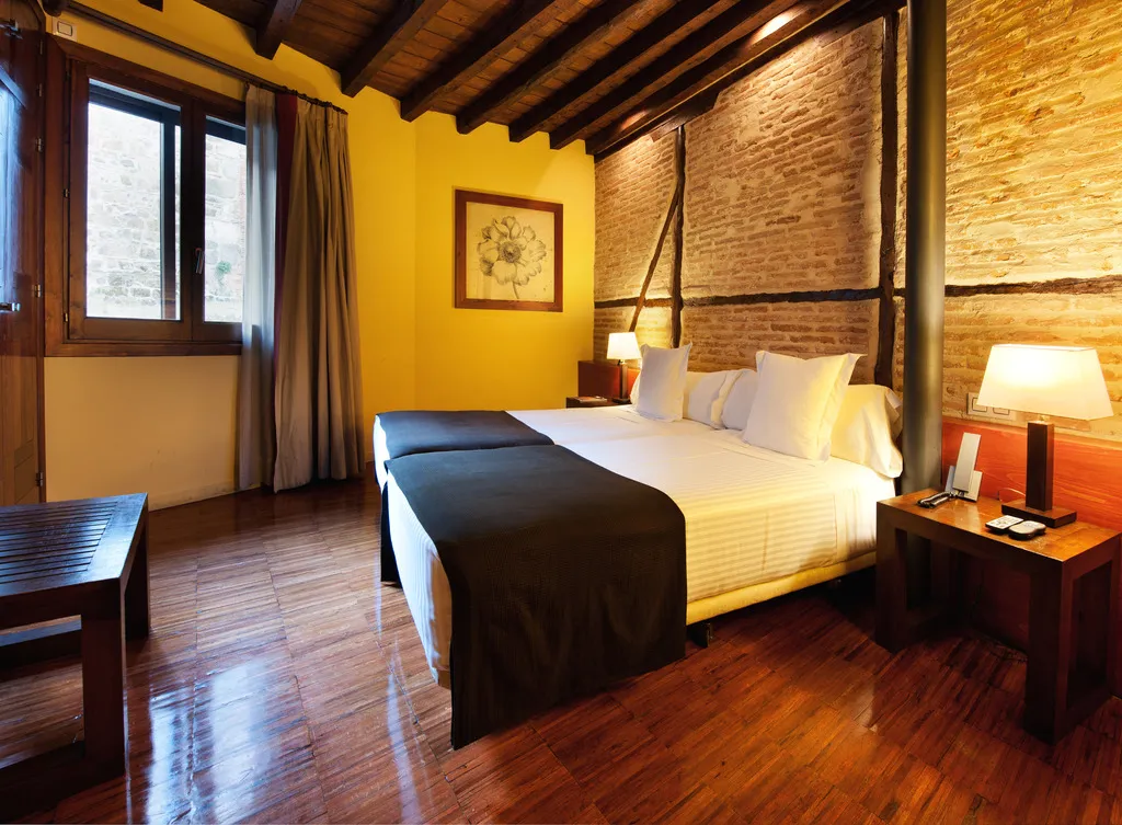 DOUBLE STANDARD Room, Abad Toledo, Madrid