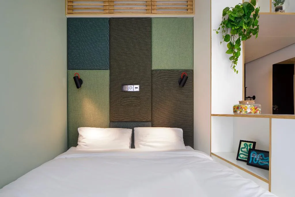 STUDIO CLASSIC QUEEN BED Room, Zoku Copenhagen, Copenhagen