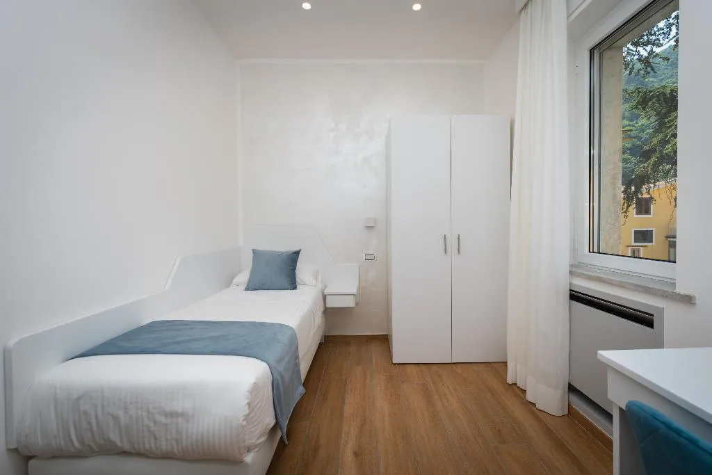 APARTMENT THREE BEDROOMS Room, Casa Vacanza San Pietro, Naples