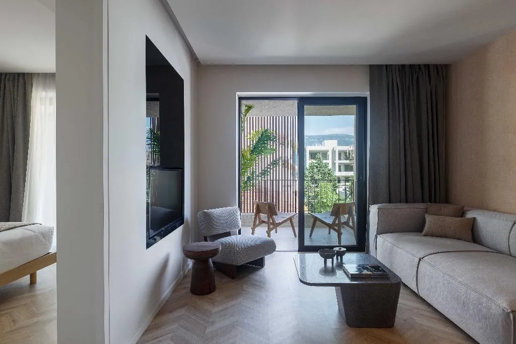 JUNIOR SUITE STANDARD Room, Newel Psychiko, Athens