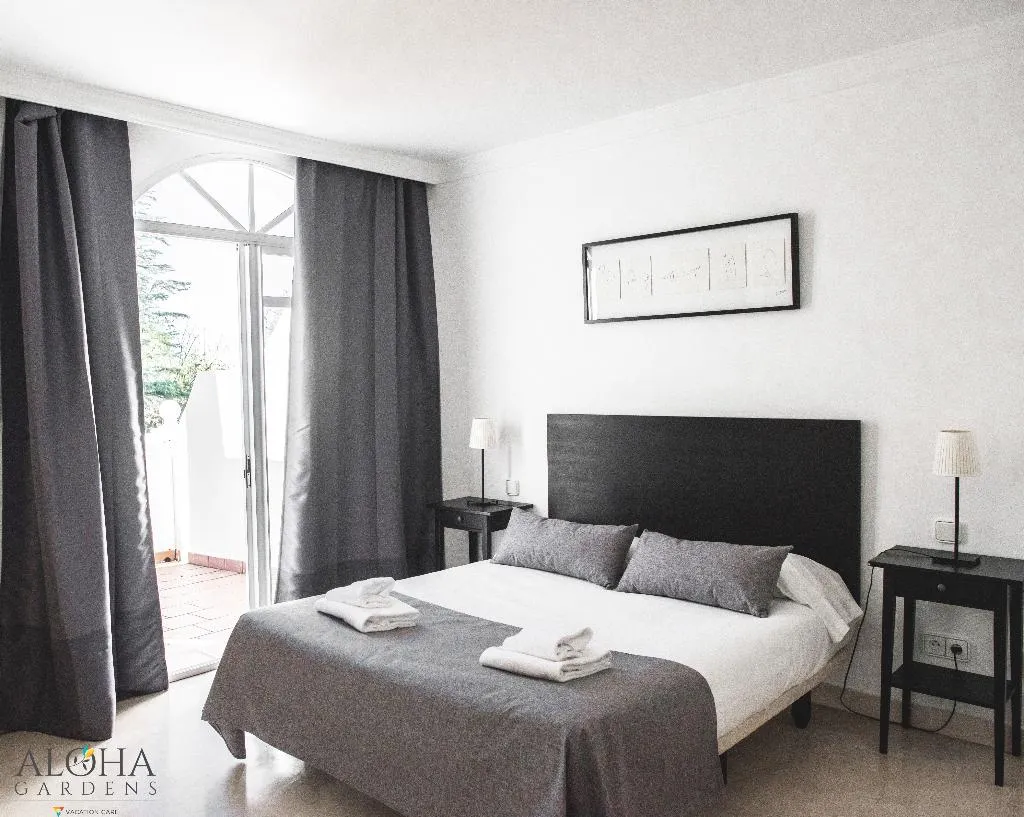 APARTMENT DUPLEX Room, Aloha Gardens, Costa Del Sol