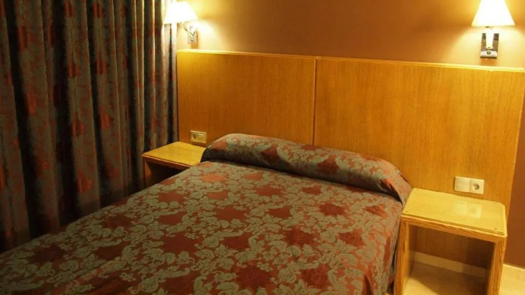 SINGLE SUPERIOR Room, Alba Seleqtta Hotel Spa Resort, Costa Brava