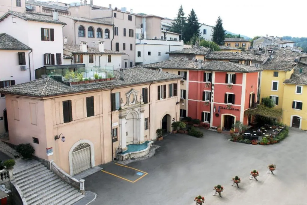 General view, Charleston, Perugia