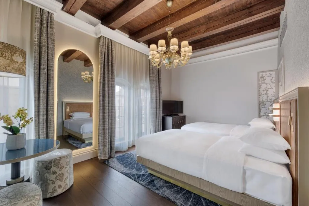 TWIN SUPERIOR Room, Hilton Molino Stucky Venice, Venice