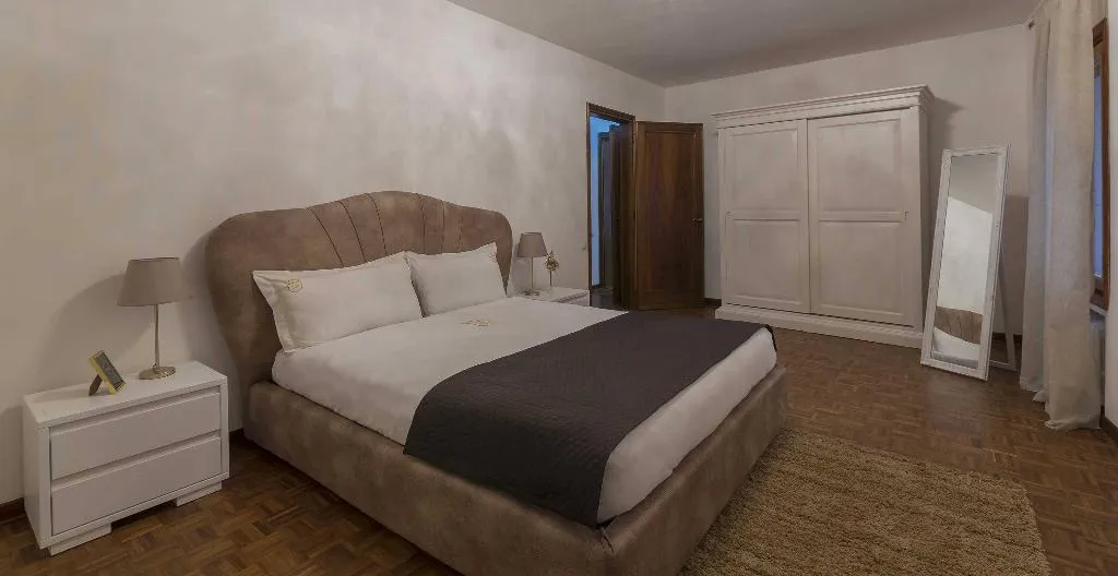 APARTMENT TWO BEDROOMS Room, Palazzo Paruta, Venice
