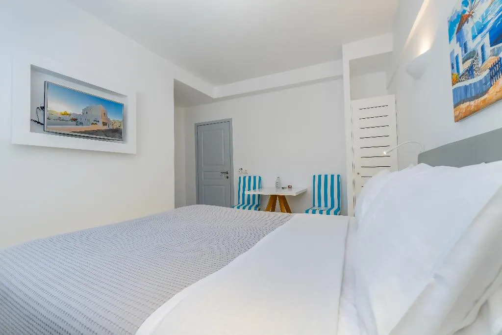 Double or Twin DELUXE Room, Central Fira Hotel, Santorini