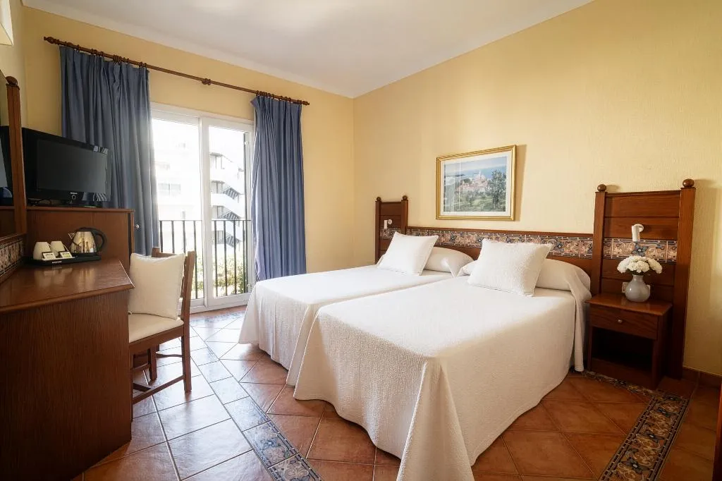 Double or Twin STANDARD Room, Hotel Roses Platja, Costa Brava